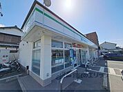 ファミリーマート　橿原小綱町店まで500メートル