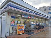 ローソン　近鉄八木駅前店まで350メートル