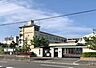 周辺：英彰小学校 440m