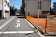 駅徒歩4分の軽快アクセス。周辺にはコンビニや医療施設が揃い、日々の暮らしを快適にサポートします。