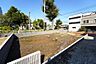 外観：商業施設が近く毎日の買い物に便利な住環境。小学校徒歩7分、2沿線2駅徒歩10分圏内と魅力満載。