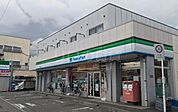 ファミリーマート川崎殿町店 395m
