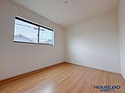 南向きの窓で明るいお部屋です