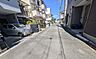 外観：前面道路