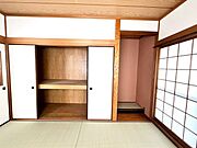 押し入れと床の間です