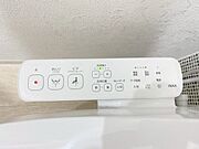 冬でも安心の温水洗浄便座です♪