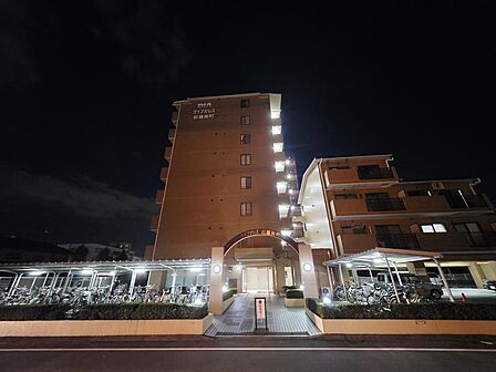 〜駐輪場も明るく照らされ安心です〜