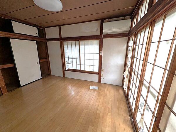 洋室を拡大表示