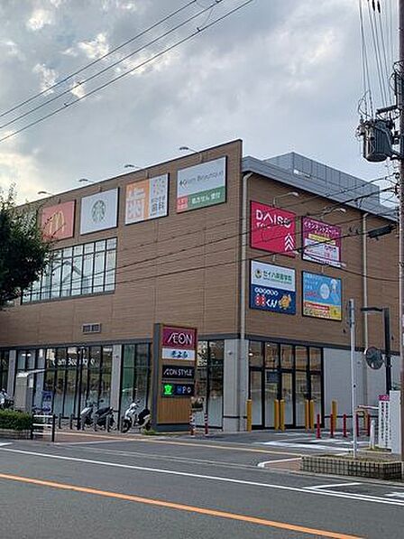 イオンそよら新金岡営業時間8:00~23:00 810m