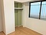 洋室：パステルカラーのクロスが部屋全体を優しい印象に♪