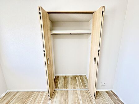 洋室5.5帖収納