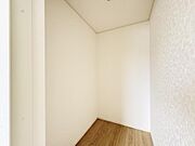 洋室（６帖）ウォークインクローゼット