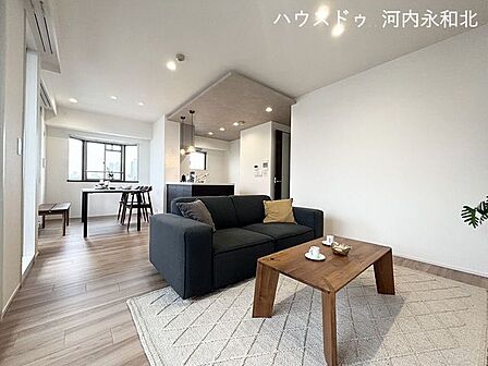 家族の集まる場所だから、明るく、快適に。2面採光で日当たり、風通し良好。