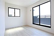 洋室　同仕様　2面採光のお部屋は明るく風通しの良いお部屋です♪