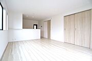 リビング　同仕様　明るく開放的なリビング広々♪一家団欒の時間が増えそうです♪