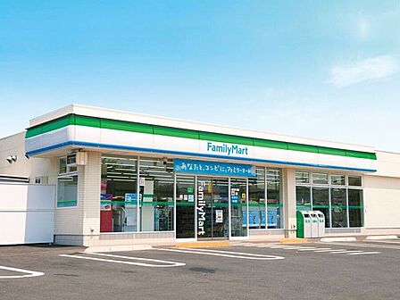 ファミリーマート 十一屋三丁目店 190m