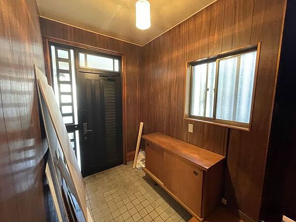玄関を拡大表示