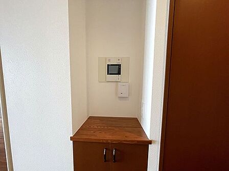 モニター付インターホン訪問者の顔が確認できるのでお子様の留守番にも安心です♪