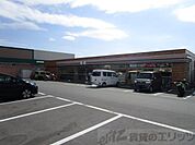 セブンイレブン 高槻日吉台口店 徒歩15分。 1180m