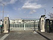木曽川西小学校元気で　仲良く　大好き　木西【教育目標】知・徳・体の調和がとれ、たくましく生きぬく児童を育成する。【めざす児童像】強く・正しく・きまりよく 1250m