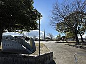 多加木公園・遊具あり・公衆トイレあり・駐車場あり・グラウンドあり（令和7年まで工事中）・手洗い場あり※敷地面積が広いので、余裕をもって遊ぶことができます。 810m