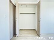 ≪2階7帖洋室≫収納スペースも広々完備しております。