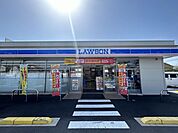 ローソン一宮南印田店24時間営業。スローガンは「マチの健康ステーション」、健康や美容に配慮した商品が豊富。(電子マネー利用可　ＡＴＭあり　ネット通販あり）Ponta dポイントサービスあり。 230m