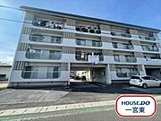 1973年07月築のRC造りの5階建てマンションです。名鉄新木曽川駅から徒歩9分と通勤・通学にも便利な立地。車で10分圏内にスーパー、ドラッグストア、コンビニがあります。