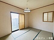 ≪1階6帖≫※居住中につき室内をCGにてもの消しをしたものです。廊下とリビングの2方向から入れる回遊動線で、客間としても良さそうですね。