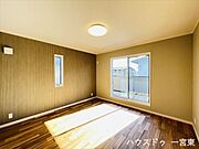【8帖洋室】ご夫婦お二人のプライベートシーンを演出する、やすらぎとくつろぎの空間