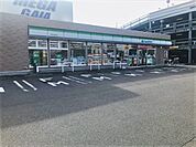ファミリーマート一宮三味北店24時間営業スローガンは「Fun＆Fresh」。驚きやワクワク感を与えるべく、商品改革に取り組んでいる。（電子マネー利用可　ＡＴＭあり　ネット通販あり）Tポイントサ…