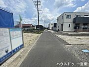≪東側北向き　幅約3.0ｍ≫セットバックが必要となりますが、緊急車両なども入ってこれるようになるので災害時にも安心ですね。