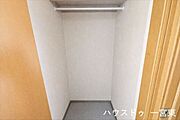 ≪2階北西側洋室≫※室内を CG にてもの消しをしたものです。