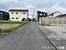 その他：≪北側東向き　幅約5.5ｍ≫車がすれ違える道幅です。車1台とベビーカーですれ違っても余裕のある道幅は安心ですね。