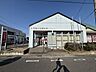 周辺：鈴鹿寺家郵便局【駐車場：3台　郵便窓口：平日9時〜17時　貯金窓口：平日9時〜16時　ATM：平日9時〜17時半、土曜9時〜12時半　保険窓口：平日9時〜16時】 990m