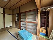 ＜南西側6畳和室＞ガラス戸のおしゃれな収納♪（2025年9月6日撮影）