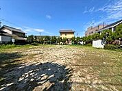 平町公園【ブランコ、すべり台、鉄棒など様々な遊具があり、小さなお子様も楽しむことができます。犬も同伴でき、散歩や軽い運動を楽しみながらペットとの時間を存分に満喫できます。】 290m
