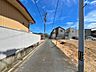 外観：北東の前面道路、幅員約3.5mです。セットバックが必要な道路となります。大型車が入ってこれないので、騒音などの心配はありません。
