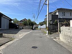 四日市市赤堀2丁目:前面道路含む現地写真