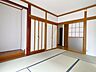 和室：洋室とつながる和室は、寝室、客間、お子様の遊び場など多目的に活用できます♪※リフォーム後写真