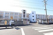 鈴鹿市立千代崎中学校 162m