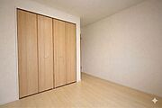 ＊南側6.5帖洋室＊※家具削除加工を行っており、写真はイメージです※