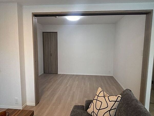 洋室を拡大表示