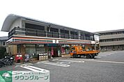 セブンイレブン 徒歩7分。コンビニ 530m