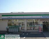ファミリーマート東綾瀬一丁目店 徒歩6分。コンビニ 410m