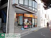 アコレ西新井 徒歩7分。スーパー 500m