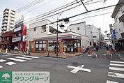 セブン-イレブン 西新井駅西口店 徒歩8分。 580m