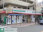 ローソンストア100足立栗原店 徒歩9分。コンビニ 720m