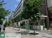 セブンイレブン足立西新井栄町1丁目店 徒歩5分。コンビニ 400m