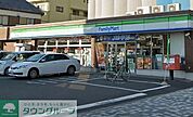 ファミリーマート中川八田店 徒歩3分。 220m